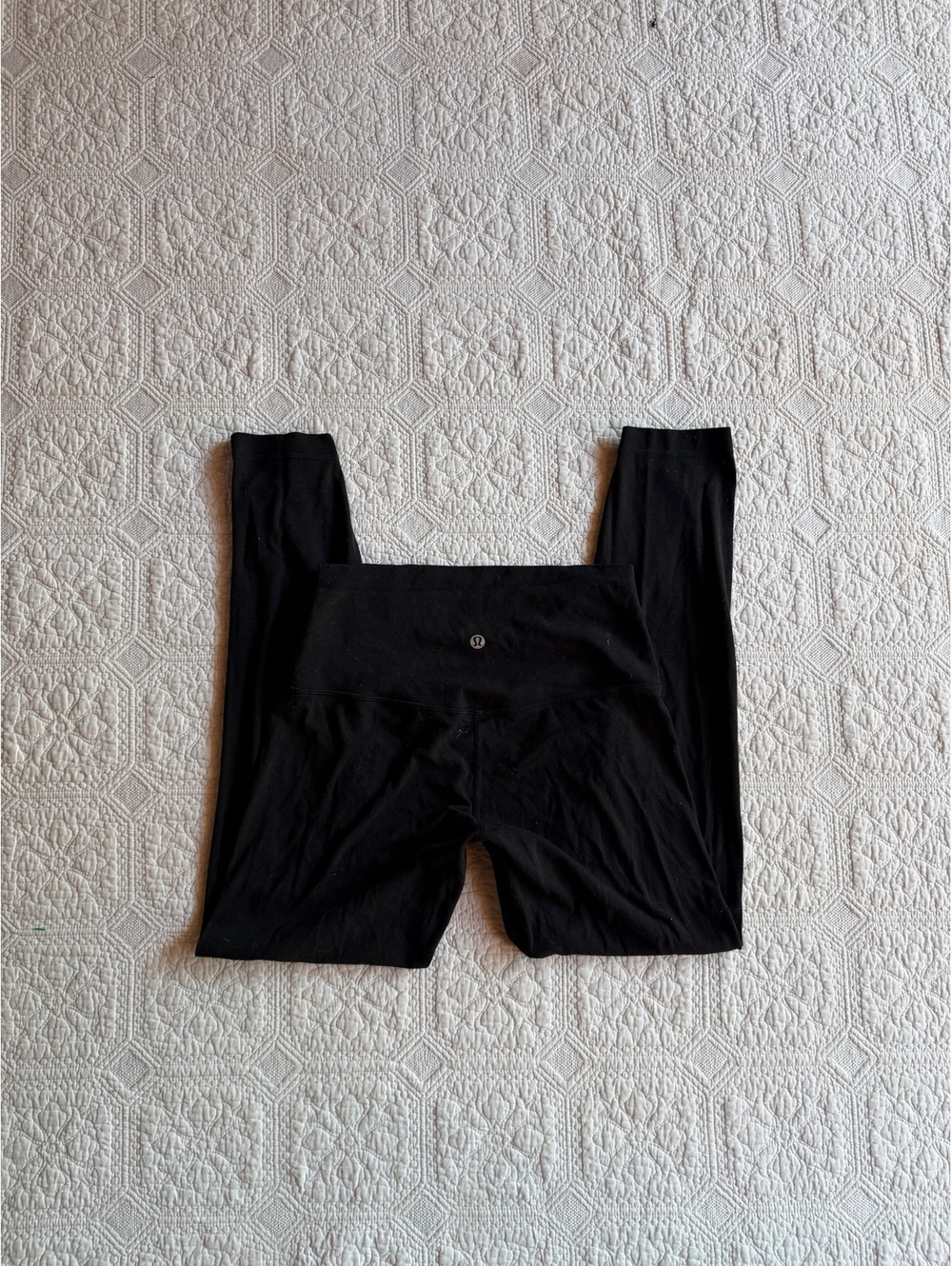 Lululemon black  Invigorate High-Rise Tight 25" *Wash size 6